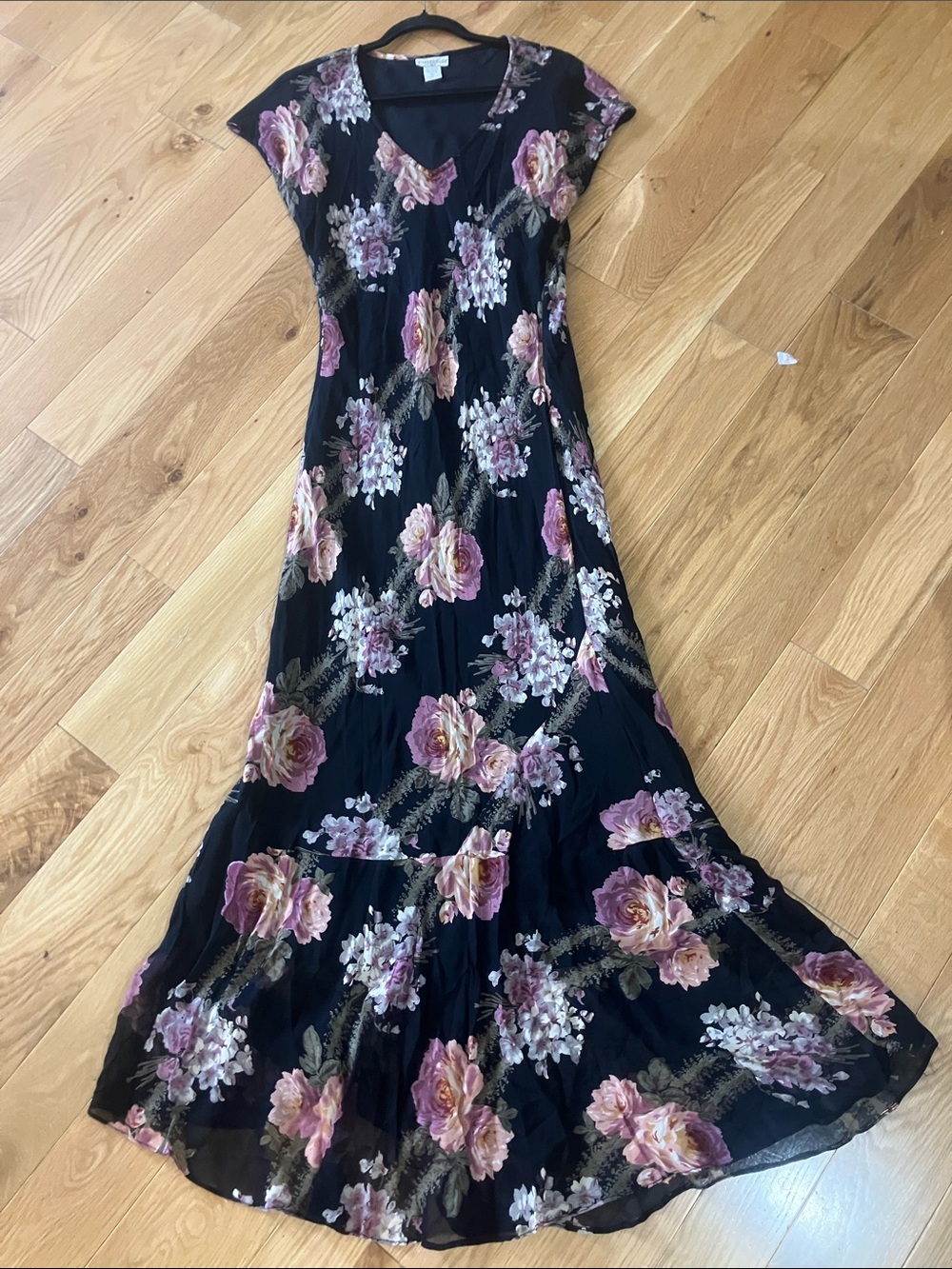 Vintage 90s bias cut tulip hem  Floral V-Neck Maxi Dress